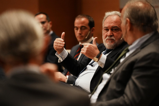 Mesa redonda sobre en energía en la jornada organizada por Europa Press en Bilbao.