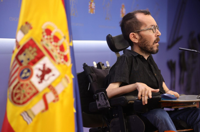Archivo - El portavoz de Unidas Podemos en el Congreso, Pablo Echenique, a su llegada a una rueda de prensa previa a una Junta de Portavoces en el Congreso de los Diputados, a 3 de mayo de 2022, en Madrid (España).