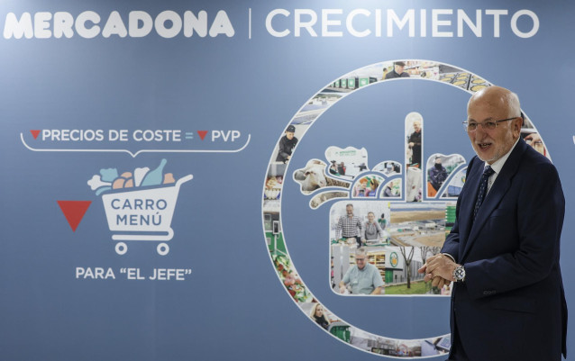 El presidente de Mercadona, Juan Roig, a su llegada a una rueda de prensa para informar sobre la situación actual y futura de los cinco Componentes de Mercadona, en el Centro de Coinnovación del Jarro,