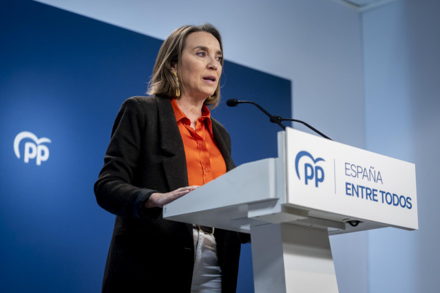 La secretaria general del Partido Popular, Cuca Gamarra, durante una reunión con los grupos parlamentarios del Congreso, Senado y Parlamento Europeo para abordar iniciativas y exigir transparencia al Ejecutivo por el caso ‘Tito Berni’, en la sede del PP,