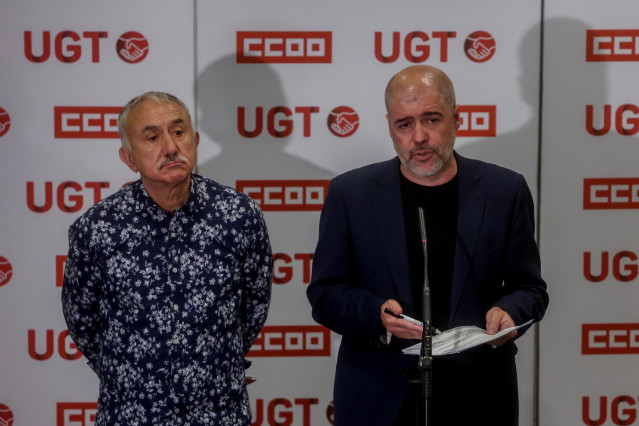 Archivo - El secretario general de la Unión General de Trabajadores (UGT), Pepe Álvarez, y el secretario general de Comisiones Obreras (CCOO), Unai Sordo, en una imagen de archivo.
