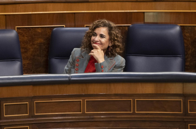 La ministra de Hacienda y Función Pública, María Jesús Montero, durante una sesión plenaria en el Congreso de los Diputados, a 9 de marzo de 2023, en Madrid (España).