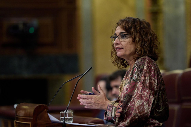 Archivo - La ministra de Hacienda, María Jesús Montero, en una sesión plenaria, en el Congreso