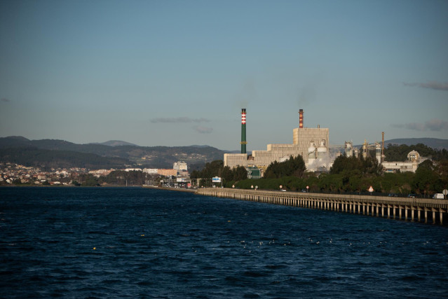 Archivo - El complejo industrial de Ence en la Ría de Pontevedra, a 7 de febrero de 2023, en Pontevedra, Galicia (España). La sección quinta de la Sala de lo Contencioso-Administrativo del Tribunal Supremo ha estimado los recursos presentados por Ence y o