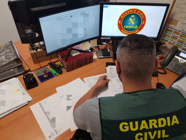 Archivo - Equipo de ciberdelincuencia de la Guardia Civil.