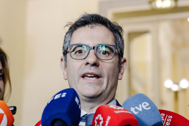 El ministro de la Presidencia, Relaciones con las Cortes y Memoria Democrática, Félix Bolaños, atiende a medios a su llegada a una visita institucional al Consejo de Estado, a 10 de marzo de 2023, en Madrid (España).