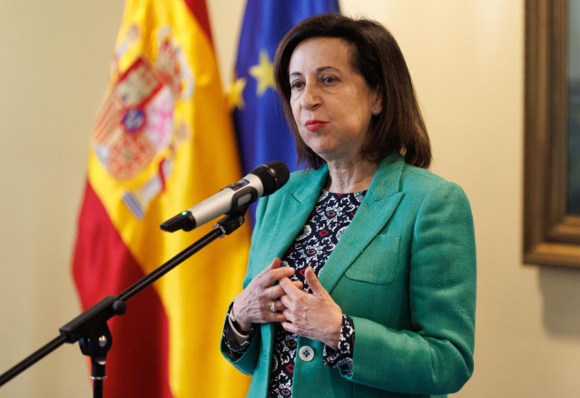 La ministra de Defensa, Margarita Robles, interviene durante la entrega del premio 'Soldado Idoia Rodríguez', en el Ministerio de Defensa
