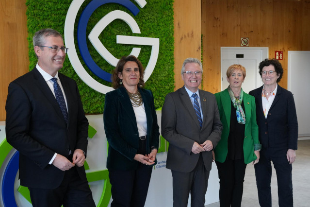 El diputado general de Gipuzkoa, Markel Olano la ministra para la Transición Ecológica y el Reto Demográfico, Teresa Ribera, el diputado foral, José Ignacio Asensio, y la consejera de Desarrollo Económico,  Arantxa Tapia