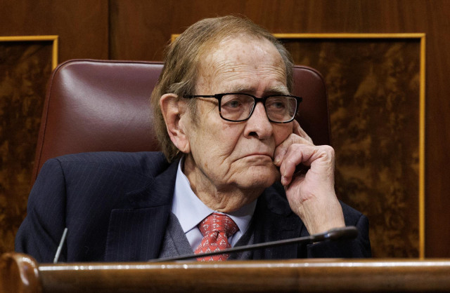 El candidato de la moción de censura, profesor y economista Ramón Tamames, durante un debate de la moción de censura, en el Congreso de los Diputados, a 21 de marzo de 2023, en Madrid (España). El Salón de Plenos del Congreso acoge hoy y mañana, 22 de mar