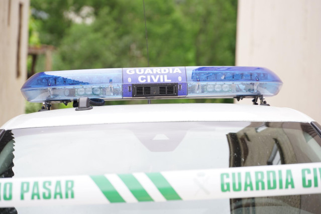 Archivo - Vehículo de la Guardia Civil en un dispositivo policial