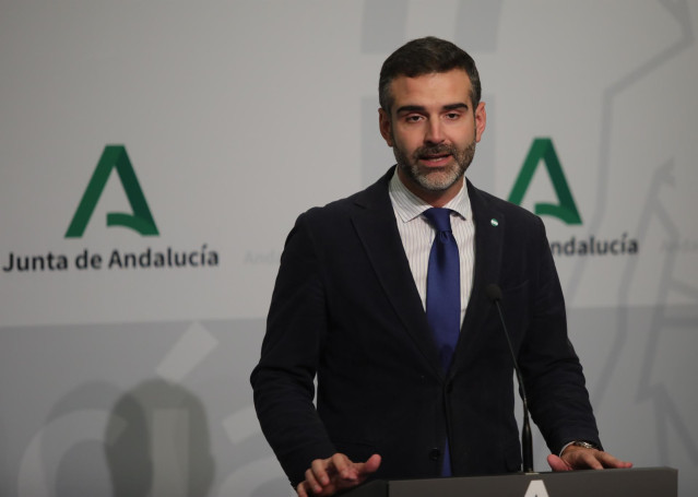 Archivo - El consejero de Sostenibilidad, Medio Ambiente y Economía Azul y portavoz del Gobierno andaluz, Ramón Fernández-Pacheco, en rueda de prensa tras la reunión semanal del Consejo de Gobierno.