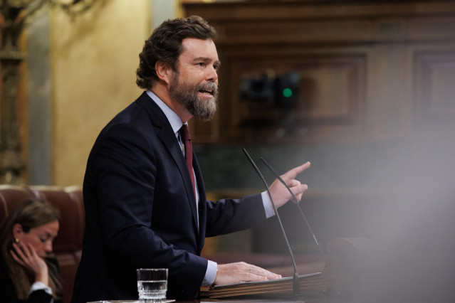 El portavoz de Vox en el Congreso, Iván Espinosa de los Monteros, interviene durante el debate de la moción de censura