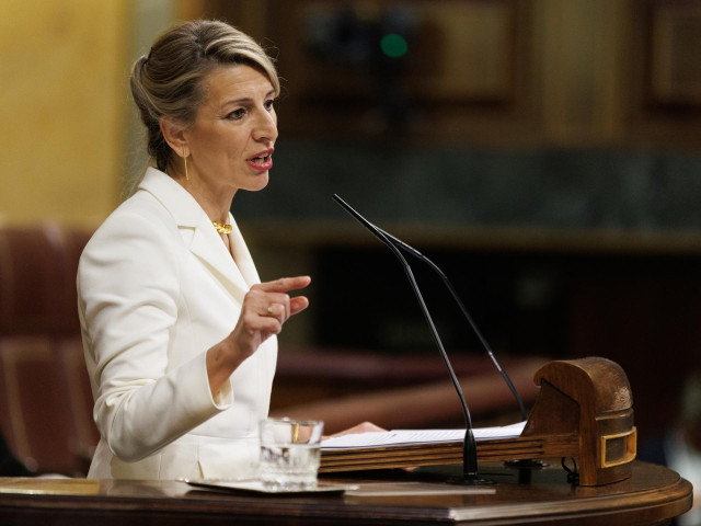 La vicepresidenta segunda y ministra de Trabajo y Economía Social, Yolanda Díaz, interviene durante un debate de la moción de censura, en el Congreso de los Diputados, a 21 de marzo de 2023, en Madrid (España).