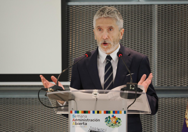 El ministro del Interior, Fernando Grande-Marlaska, interviene durante la inauguración de las actividades organizadas por la Secretaría General de Instituciones Penitenciarias, en la Antigua Cárcel, a 20 de marzo de 2023, en Palencia, Castilla y León (Esp