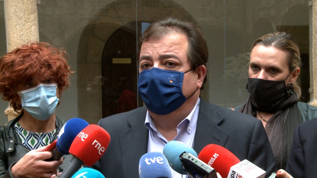 Archivo - El presidente de la Junta de Extremadura, Guillermo Fernández Vara, en una foto de archivo
