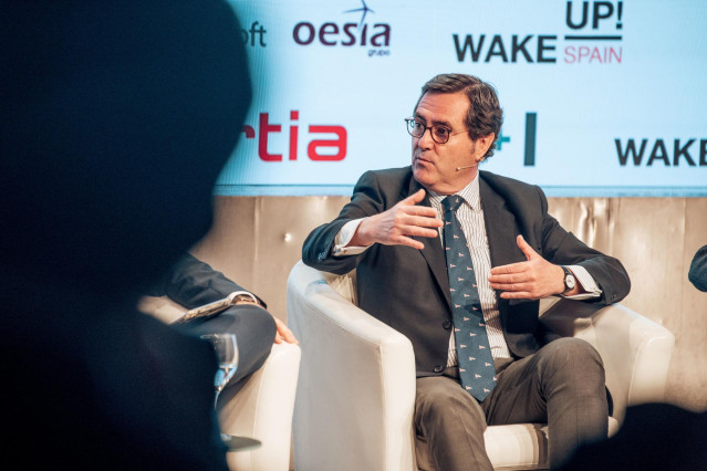 El presidente de la CEOE, Antonio Garamendi, participa en la mesa redonda: 'El diálogo social como herramienta para el crecimiento económico', durante la tercera edición del foro 'Wake Up, Spain!', en Casa de América, a 27 de marzo de 2023, en Madrid.