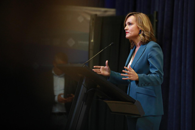 La ministra de Educación y Formación Profesional, Pilar Alegría, interviene durante la inauguración del I Congreso Estatal de Función Directiva para educación primaria y secundaria, en la Universitat de les Illes Balears, a 24 de marzo de 2023, en Palma.