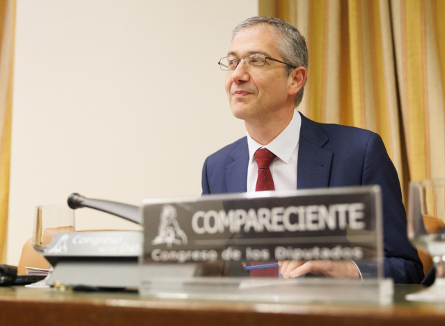 Archivo - El gobernador del Banco de España, Pablo Hernández de Cos,  durante la Comisión de Asuntos Económicos y Transformación Digital, en el Congreso de los Diputados