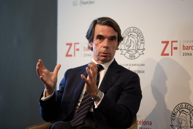 Archivo - El expresidente del Gobierno, José María Aznar, interviene en una conferencia en el Círculo Ecuestre en Barcelona, a 22 de febrero de 2022, en Barcelona, Cataluña, (España). Esta charla se enmarca dentro del ciclo de conferencias ‘Agendas Cruzad