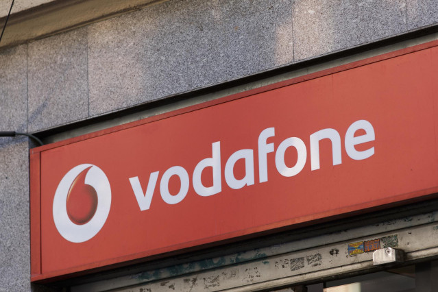 Archivo -  Recursos de tiendas Vodafone en Madrid