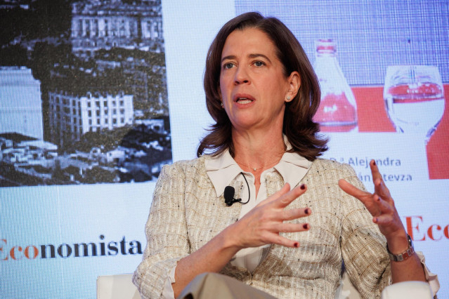 La presidenta de la Asociación Española de Banca (AEB), Alejandra Kindelán Oteyza, interviene durante el III Observatorio de la Vivienda en España, el Hotel The Westin Palace, a 29 de marzo de 2023, en Madrid (España).