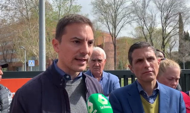 El candidato del PSOE a la Comunidad de Madrid, Juan Lobato, y el alcalde de Alcalá. Archivo.