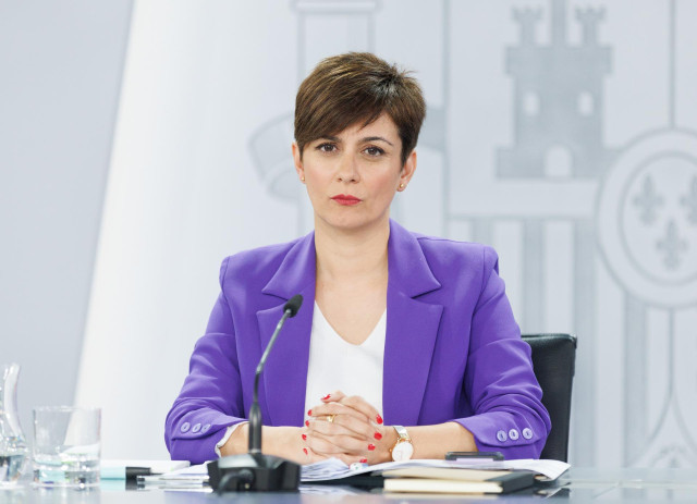 Imagen de archivo de la ministra Portavoz y de Política Territorial, Isabel Rodríguez, durante una rueda de prensa.