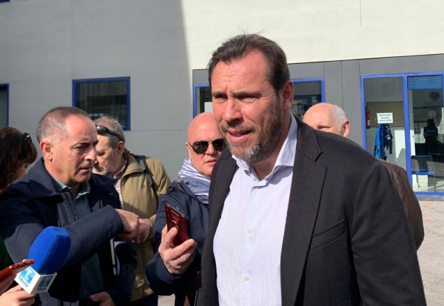 El alcalde de Valladolid, Óscar Puente, atiende a los medios de comunicación.