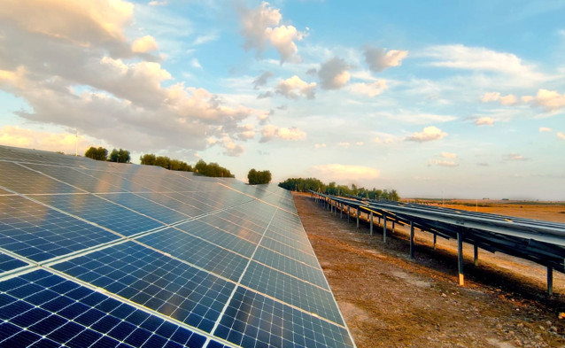 Archivo - Planta de generación fotovoltaica en Villarrubia de los Ojos (Ciudad Real)