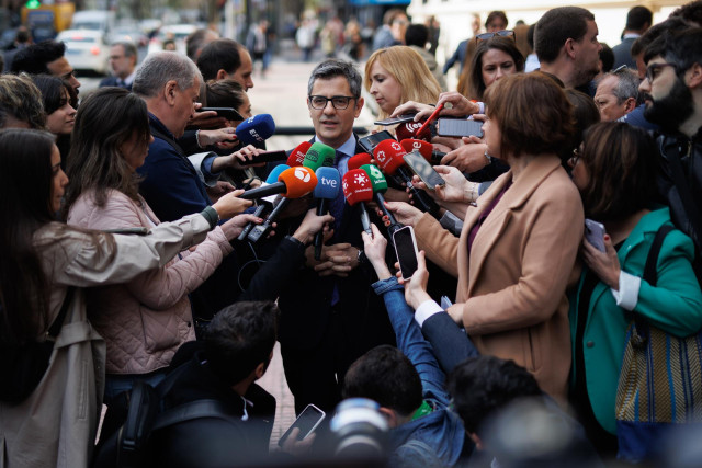 El ministro de la Presidencia, Relaciones con las Cortes y Memoria Democrática, Félix Bolaño, atiende a medios a su llegada a la toma de posesión del nuevo delegado del Gobierno en la Comunidad de Madrid en la Delegación del Gobierno.
