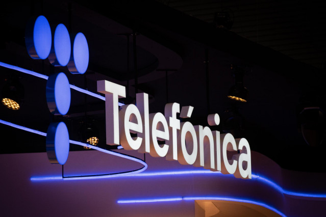 Estand de Telefónica en el Mobile World Congress (MWC) 2023 durante la segunda jornada, a 28 de febrero de 2023, en L'Hospitalet de Llobregat, Barcelona, Catalunya (España).