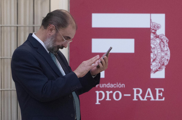 Archivo - El presidente de Aragon, Javier Lambán, durante la reunión del Patronato de la Fundación Pro Real Academia Española (Fundación Pro - RAE), en el Palacio Real de El Pardo, a 12 de diciembre de 2022, en Madrid (España). La Real Academia Española,
