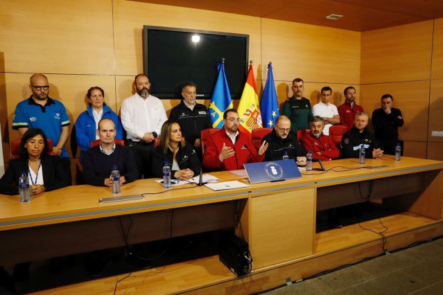 El presidente del Principado, Adrián barbón, en rueda de prensa en La Morgal.