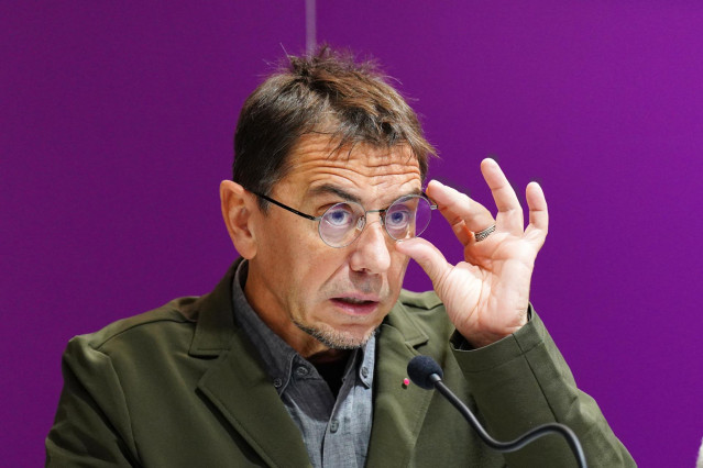 Archivo - El fundador de Podemos, Juan Carlos Monedero, interviene en el acto de apoyo a la candidatura de Podemos Galicia 'Rexurdir' para dirigir Podemos Galicia, a 14 de diciembre de 2022, en Santiago de Compostela, A Coruña, Galicia (España).