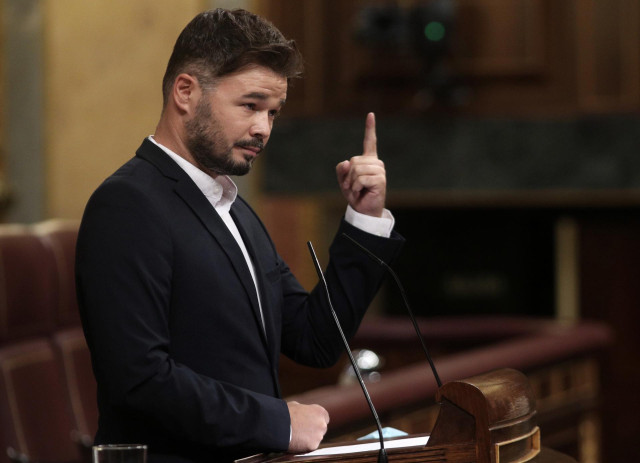 Archivo - El portavoz de Esquerra Republicana (ERC) en el Congreso, Gabriel Rufián, interviene durante una sesión plenaria en el Congreso de los Diputados celebrada tras la primera sesión de control al Gobierno después del parón estival, en Madrid (España