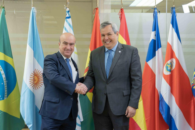 Firma del memorando de entendimiento entre el BCIE y la OEI