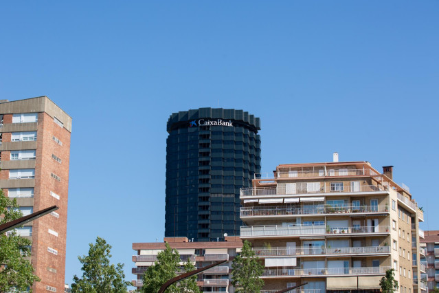 Archivo - Fachada de la sede de CaixaBank en la Avenida Diagonal de Barcelona, a 11 de julio de 2022, en Barcelona, Cataluña (España). CaixaBank es un banco español con domicilio social en Valencia y sedes operativas en Madrid y en Barcelona. Fundado en 2