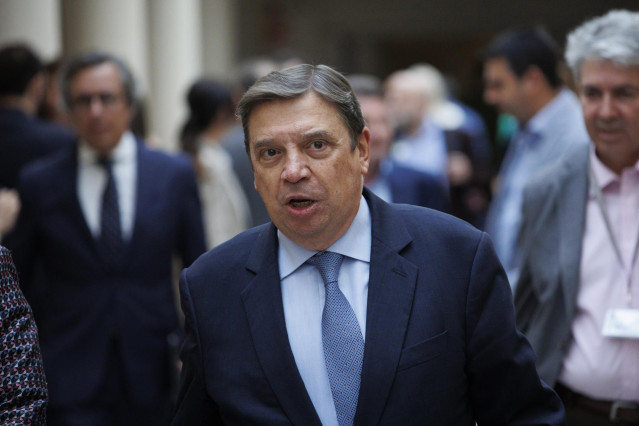 Archivo - El ministro de Agricultura, Pesa y Alimentación, Luis Planas