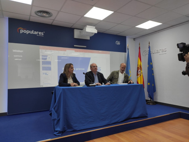 Cristina Vega, José Cuervas-Mons y Luis Venta