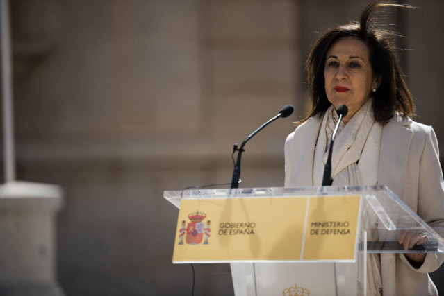 La ministra de Defensa, Margarita Robles, interviene durante el acto de despedida del contingente ucraniano, en la Academia de Infantería de Toledo