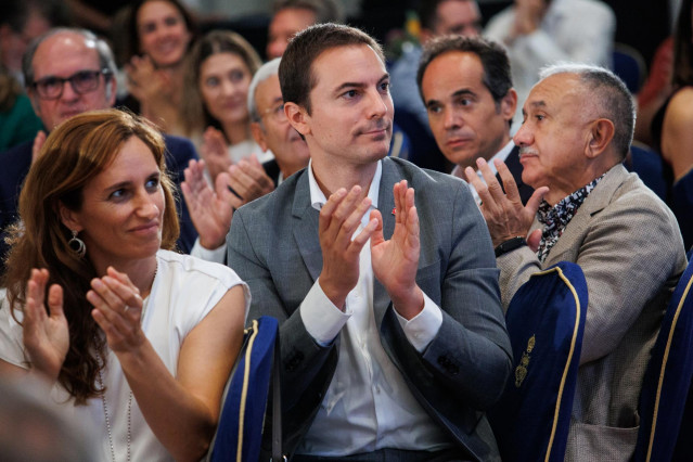 Archivo - (I-D) La portavoz de Más Madrid en la Asamblea, Mónica García; el secretario general del PSOE-M, Juan Lobato y el secretario general de UGT, Pepe Álvarez, durante un desayuno informativo del Foro Nueva Comunicación, en el Hotel Mandarin Oriental