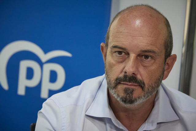 Archivo - El vicesecretario nacional de Coordinación Autonómica y Local del PP, Pedro Rollán, durante una entrevista para Europa Press, en la sede del Partido Popular, a 11 de agosto de 2022, en Madrid (España). Pedro Rollán fue el vicepresidente de la Co