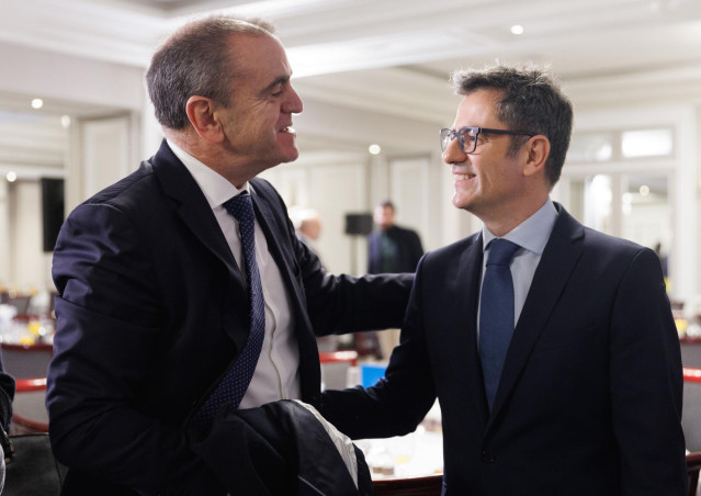 Archivo - El presidente del Consejo Superior de Deportes, José Manuel Franco (i) y el ministro de la Presidencia, Relaciones con las Cortes y Memoria Democrática, Félix Bolaños (d), durante un desayuno de Europa Press, en el Rosewood Villa Magna, a 25 de