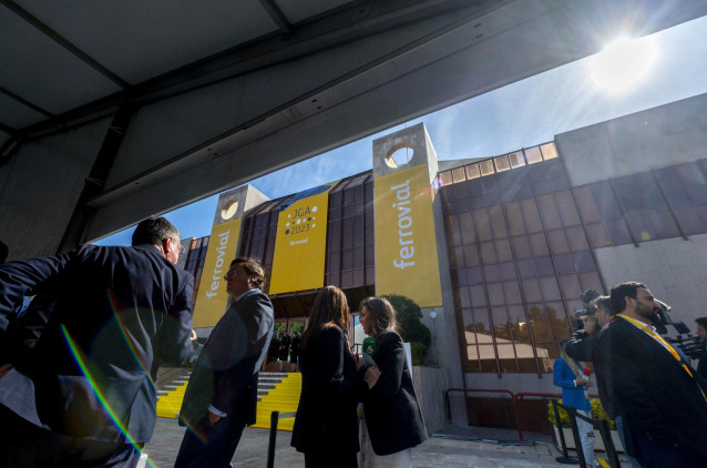 Exterior del auditorio ONCE antes de que comience la segunda convocatoria de la Junta General Ordinaria de Accionistas de Ferrovial, a 13 de abril de 2023, en Madrid
