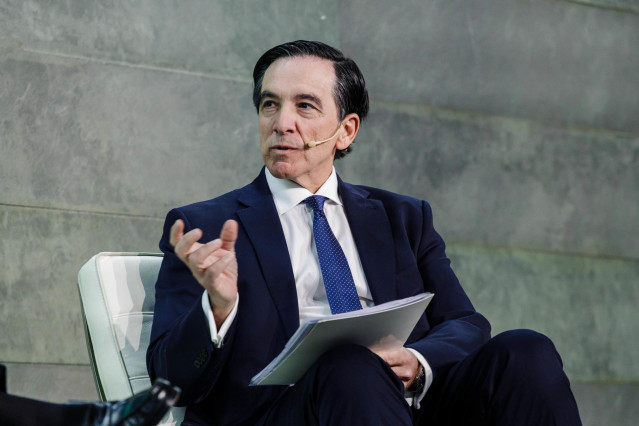 Archivo - El presidente de Inverco, Ángel Martínez Aldama, interviene en la mesa redonda: 'Inversión sostenible', durante el encuentro Finresp 2023, en el Auditorio Rafael del Pino, a 1 de marzo de 2023, en Madrid (España). El encuentro se enmarca bajo el