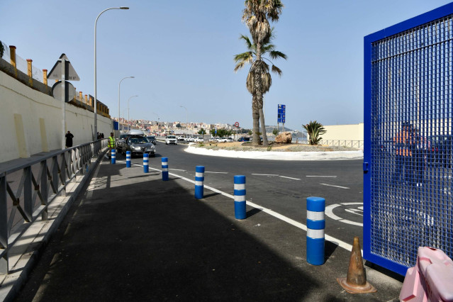 Archivo - Imagen de archivo de la zona de paso previo a la frontera del Tarajal, de Ceuta a Marruecos,