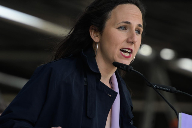 La secretaria general de Podemos y ministra de Derechos Sociales y Agenda 2030, Ione Belarra, interviene en la Fiesta de la Primavera de Podemos, a 15 de abril de 2023, en Zaragoza, Aragón (España).