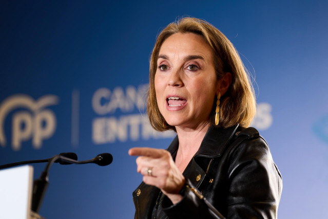 La secretaria general del PP, Cuca Gamarra, interviene durante la clausura del acto de presentación del programa marco municipal para las elecciones del 28 de mayo, en el Hotel Bahía, a 14 de abril de 2023, en Santander, Cantabria (España). Durante el act