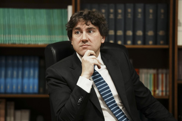 Archivo - El secretario general del PSE-EE, Eneko Andueza, durante una entrevista para Europa Press en la sede del Partido Socialista de Euskadi, a 24 de febrero de 2023, en Bilbao, Vizcaya, País Vasco (España). Tras las elecciones municipales de 2008, se