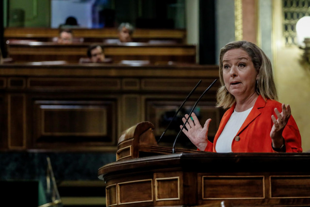 Archivo - La diputada del Grupo Mixto Ana María Oramas interviene durante una sesión plenaria en el Congreso de los Diputados, a 3 de noviembre de 2022, en Madrid (España). El Pleno del C, ongreso vota la convalidación del decreto ley que implanta medidas